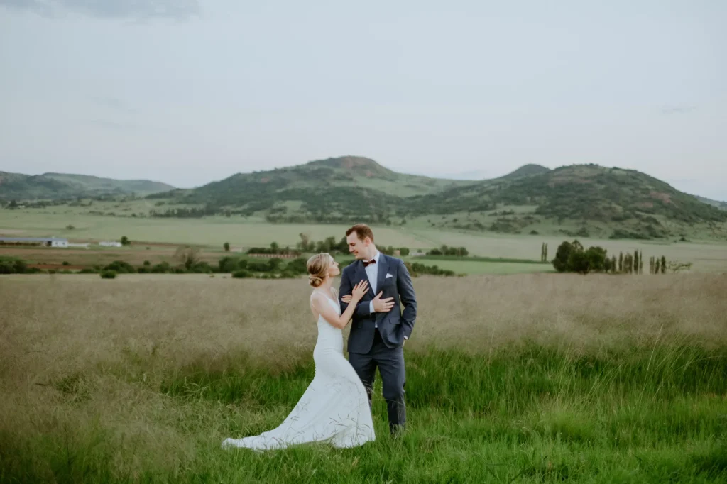 wedding ceremony guide, what happens at a wedding ceremony, wedding ceremony tips South Africa, wedding vows tips, wedding confetti toss, signing the wedding register