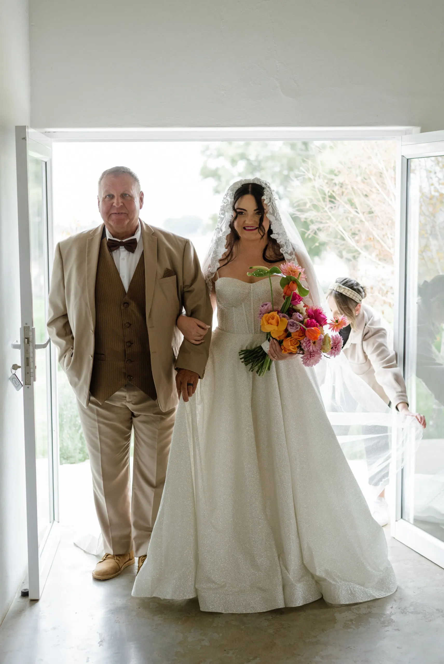 wedding ceremony guide, what happens at a wedding ceremony, wedding ceremony tips South Africa, wedding vows tips, wedding confetti toss, signing the wedding register